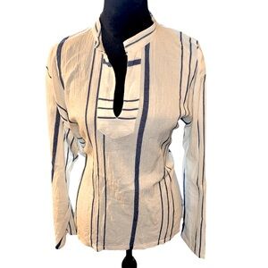 Boomil size medium tunic blue and white pullover